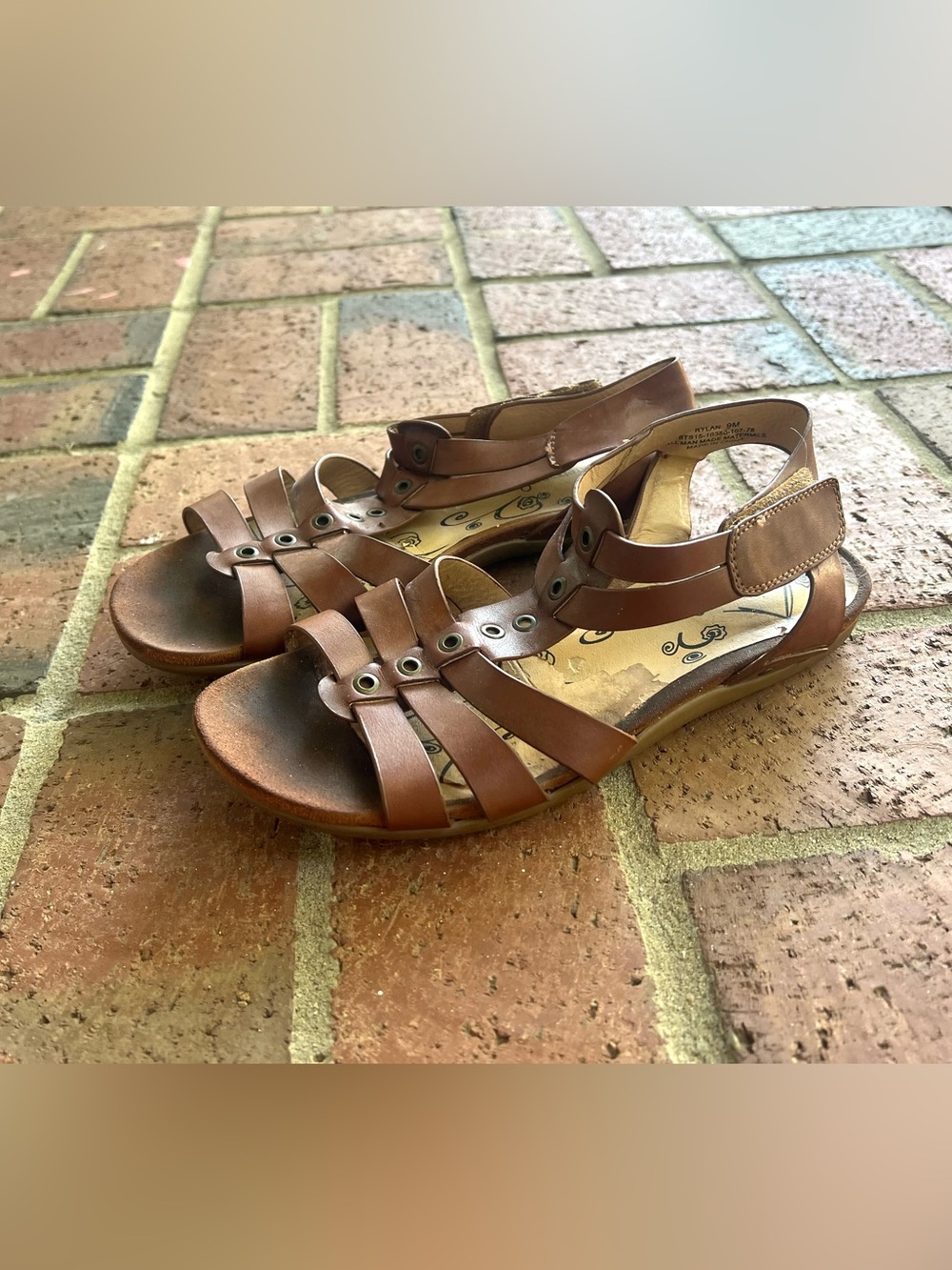 Baretraps Rylan Womens Size 9M Brown Gladiator Strappy Sandals Ankle Strap
